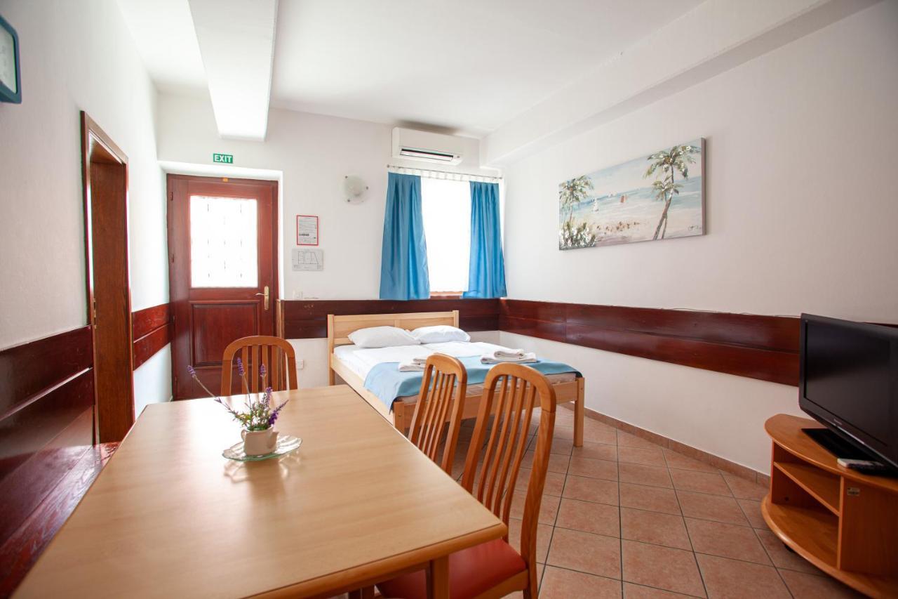 Arcobaleno Apartments Piran Exterior photo